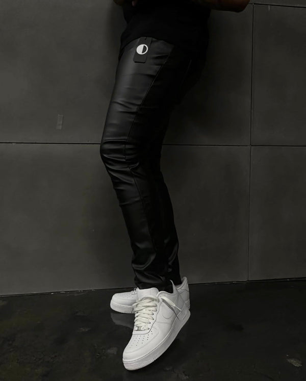BLACK LEATHER PANTS