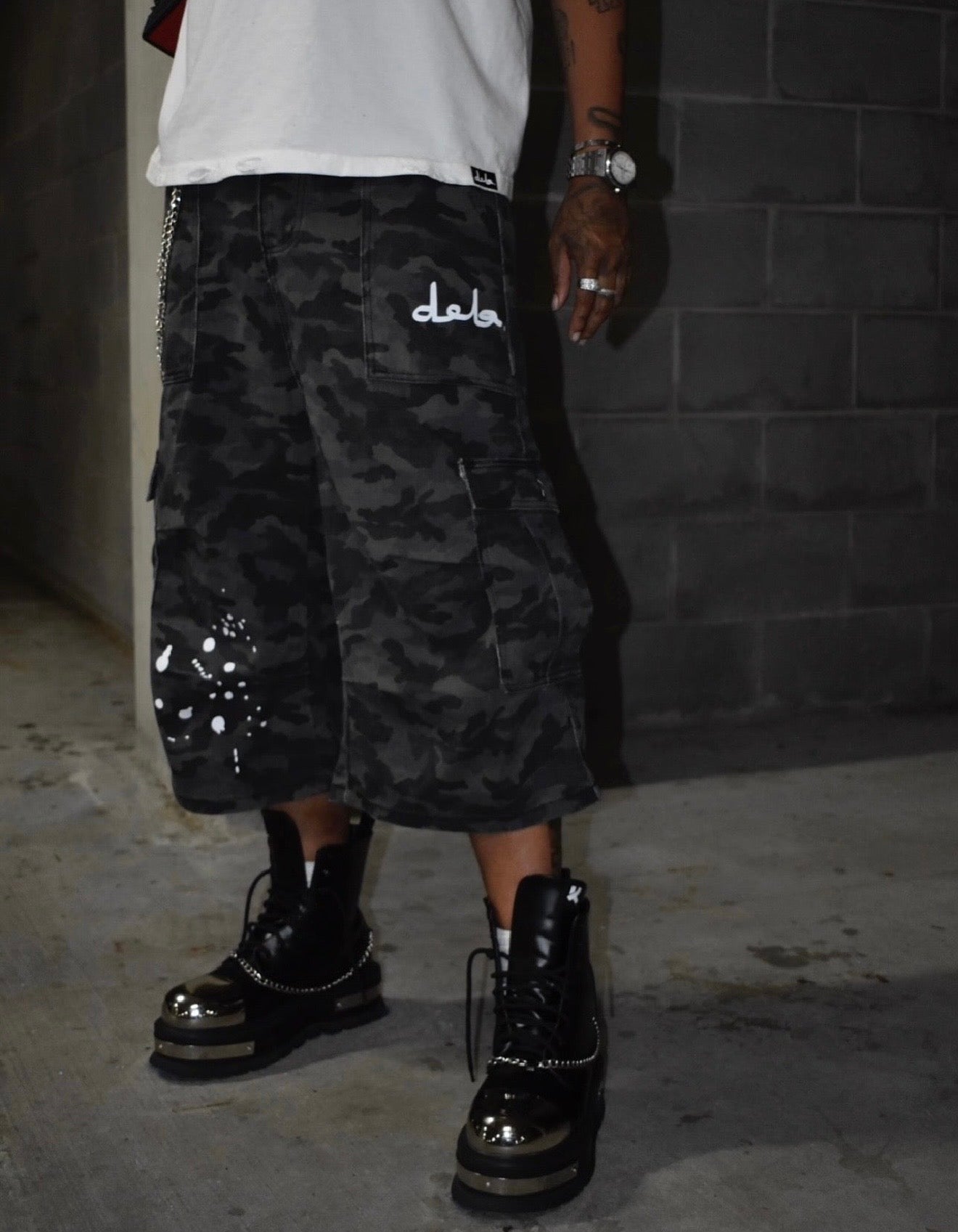 BLACK UTILITY JORTS
