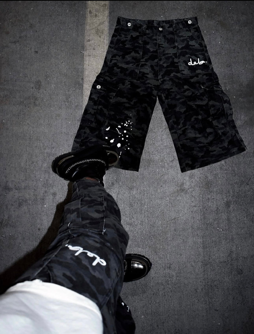 BLACK UTILITY JORTS