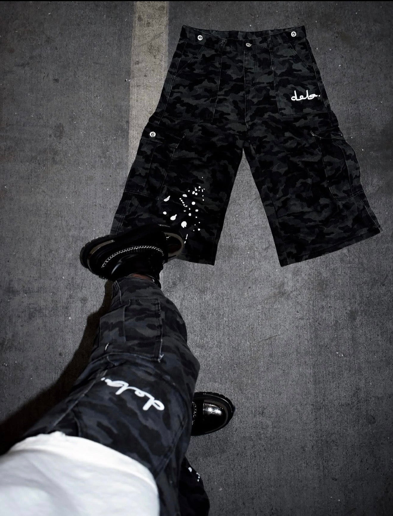 BLACK UTILITY JORTS